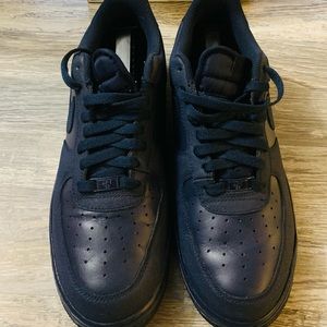 Nike Air Force 1 low sneakers size 10 navy  blue
